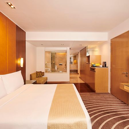 Holiday Inn Mumbai International Airport By Ihg Екстер'єр фото A room at the hotel