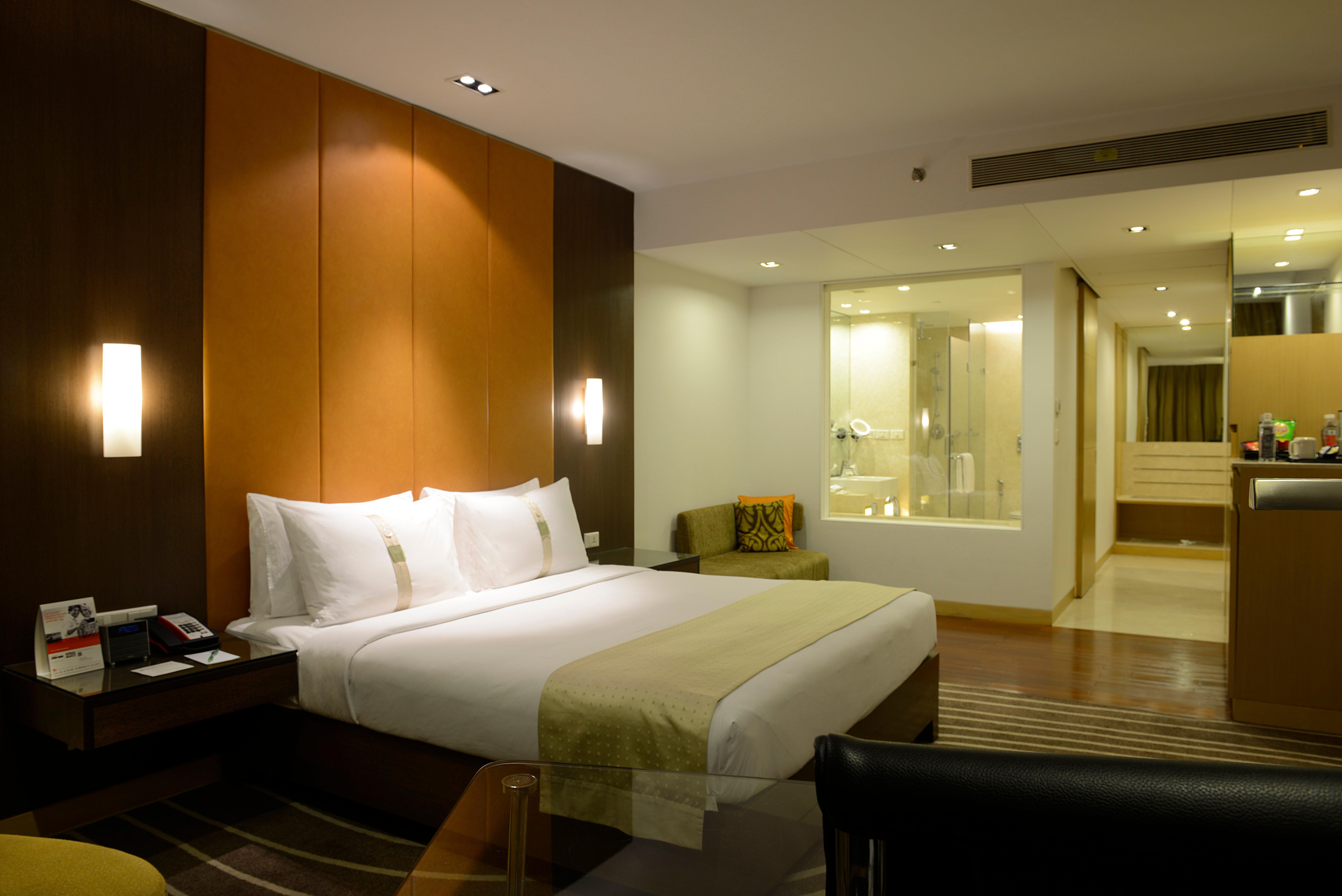 Holiday Inn Mumbai International Airport By Ihg Екстер'єр фото A suite at the Taj Mahal Palace, Mumbai