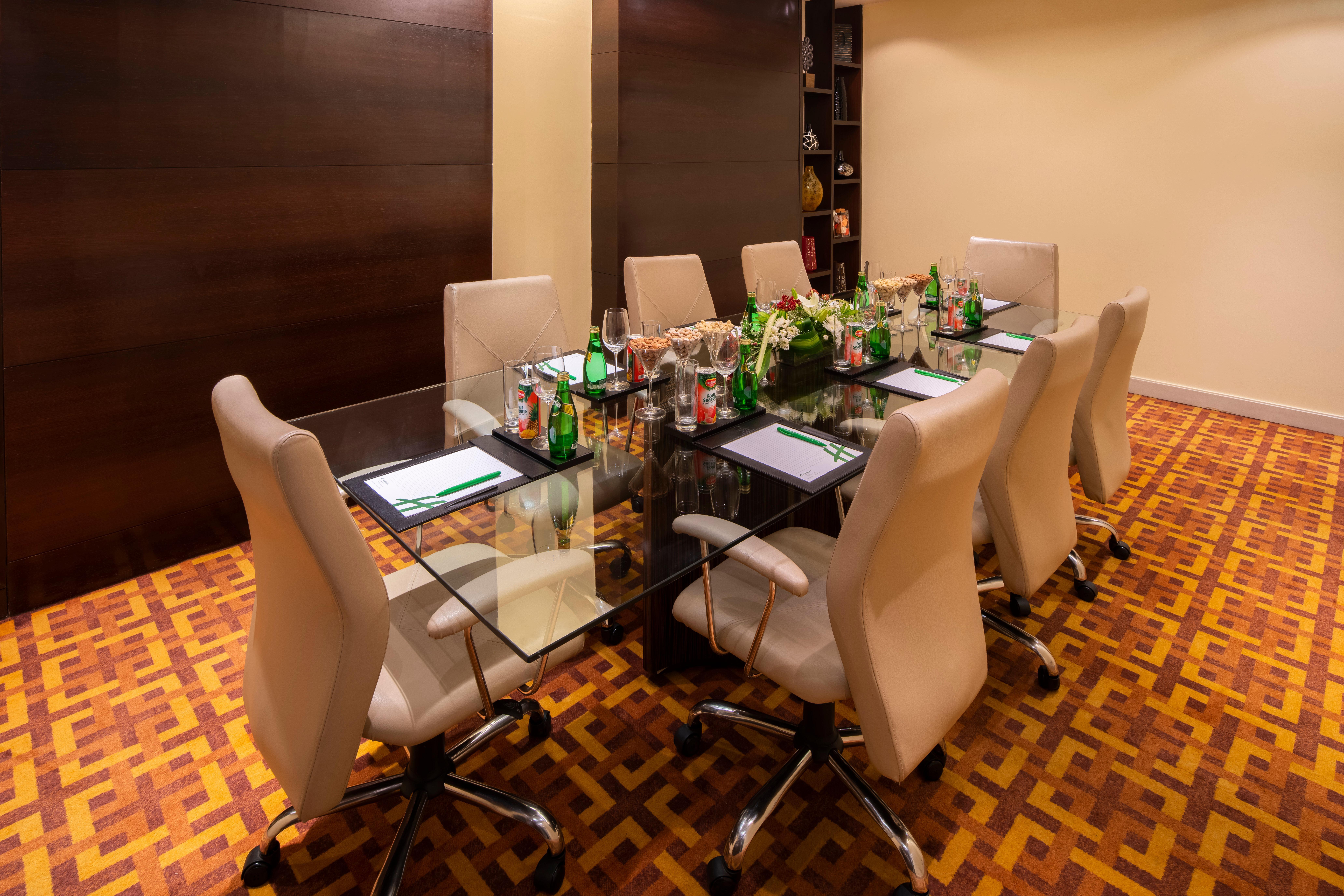Holiday Inn Mumbai International Airport By Ihg Екстер'єр фото Meeting room at the hotel