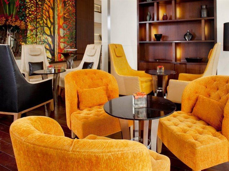 Holiday Inn Mumbai International Airport By Ihg Екстер'єр фото The lounge at the airport